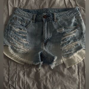 American eagle Jean shorts, size 8.In good condition